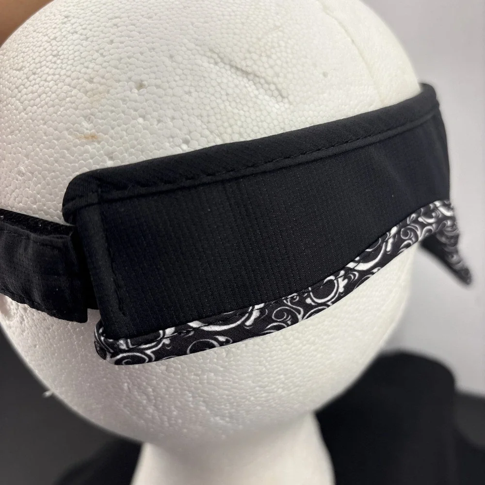 Callaway Ladies Golf Visor Black Adjustable Hook & Loop White Paisley Trim